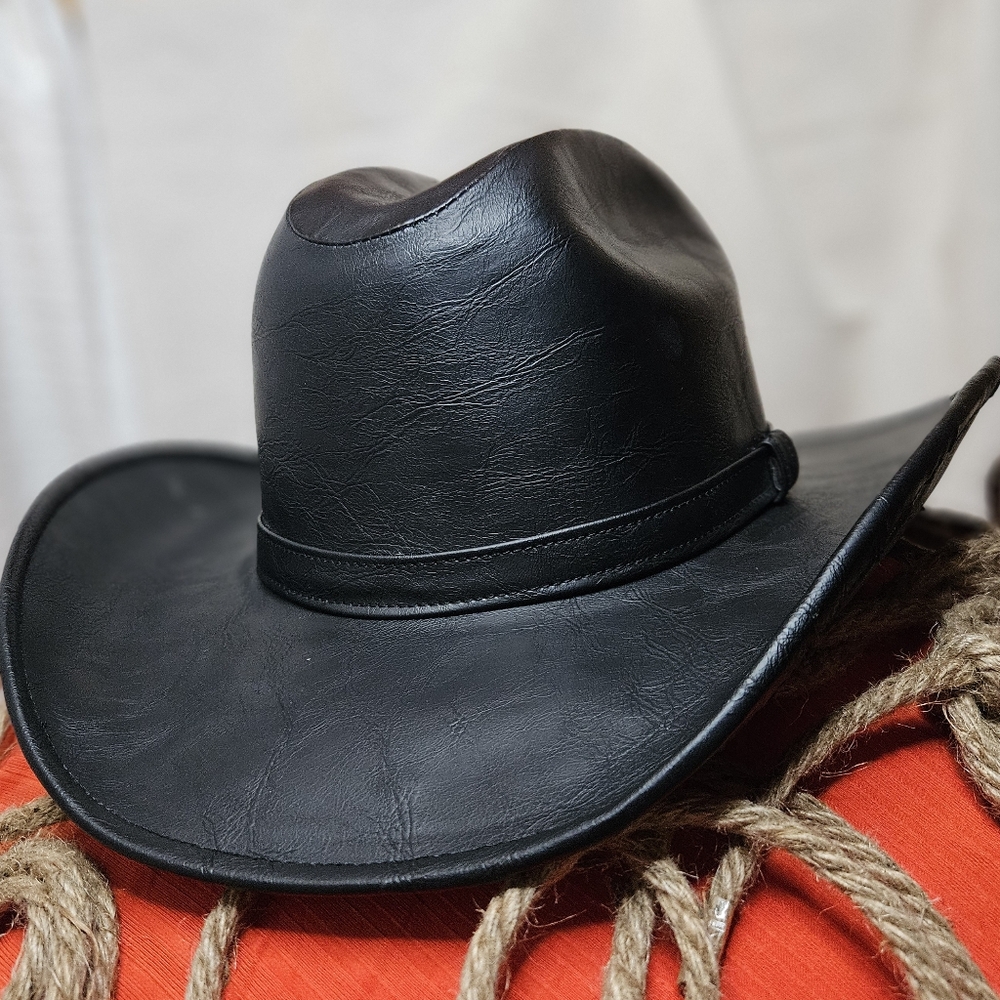 Vaquero Cowboy style Black Hat, handmade Leather.